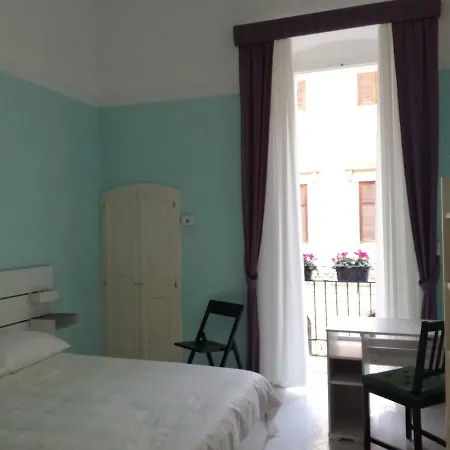 Apartament Cairoli 79 *